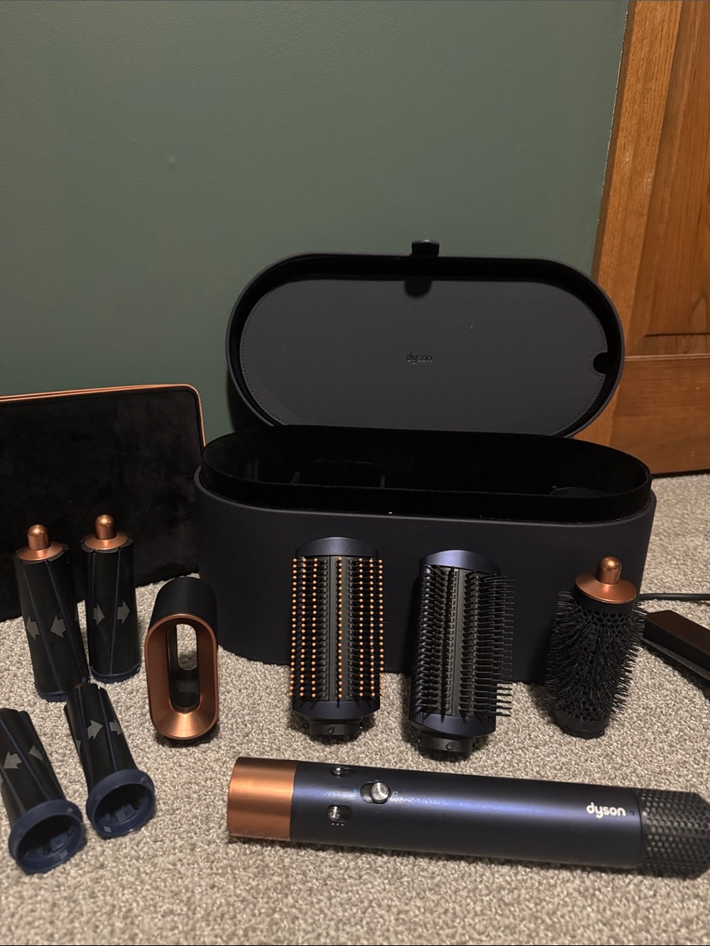 Dyson Airwrap Navy and Copper Hair Styling Set with Case - Picture 5 of 13